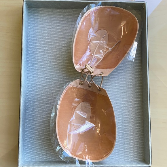 New Adhesive bra - Picture 6 of 8